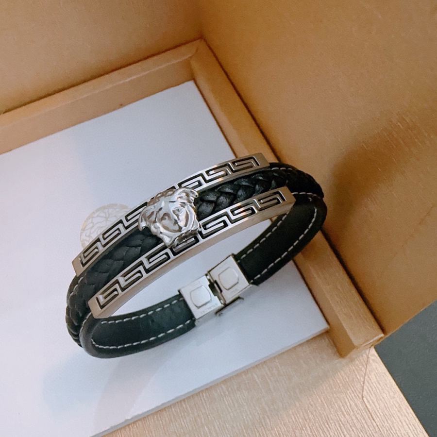 Versace Jewelry Dumeisha logo cowhide bracelet, exquisite workmanship and diamond inlay — AAA Quality Replica — photo 4