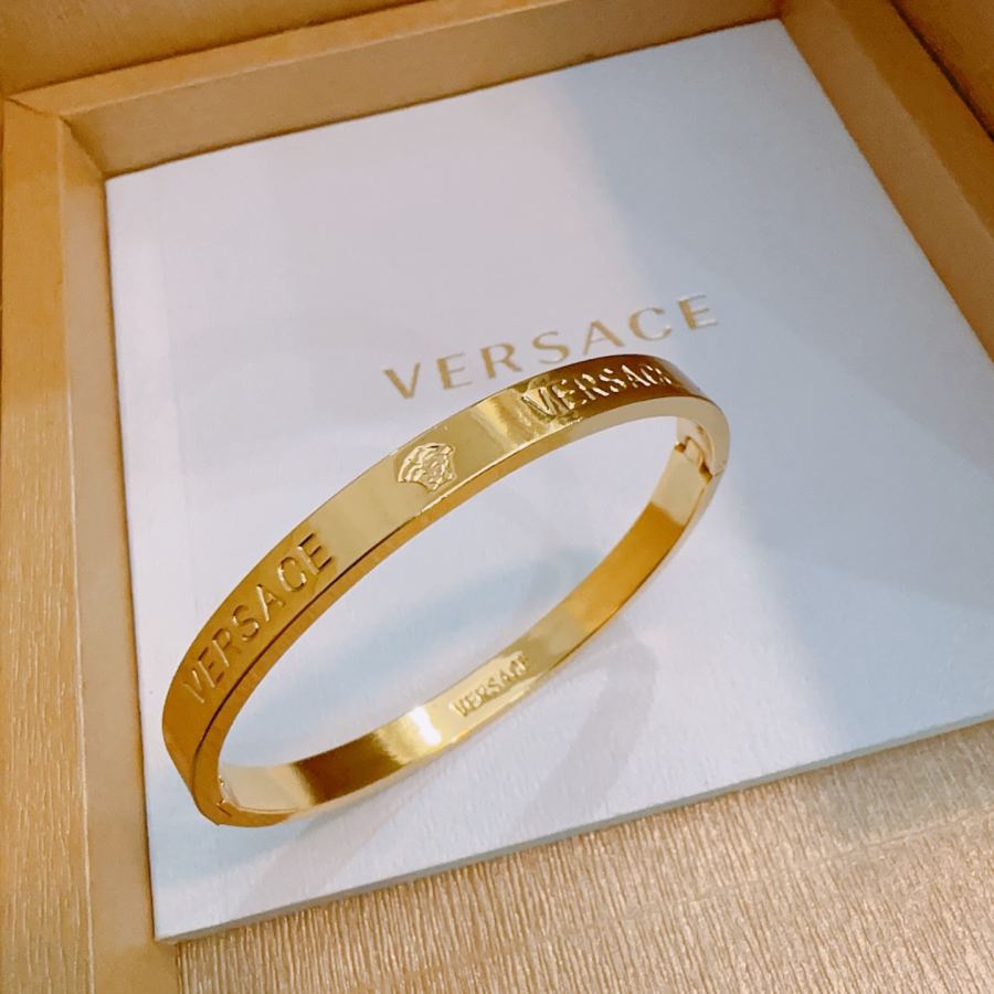 Versace Jewelry Dumeisa logo bracelet, diamond inlaid, exquisite craftsmanship — Premium Replica