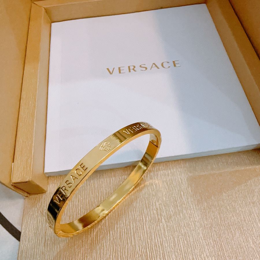 Versace Jewelry Dumeisa logo bracelet, diamond inlaid, exquisite craftsmanship — 1:1 Replica For Sale — photo 6