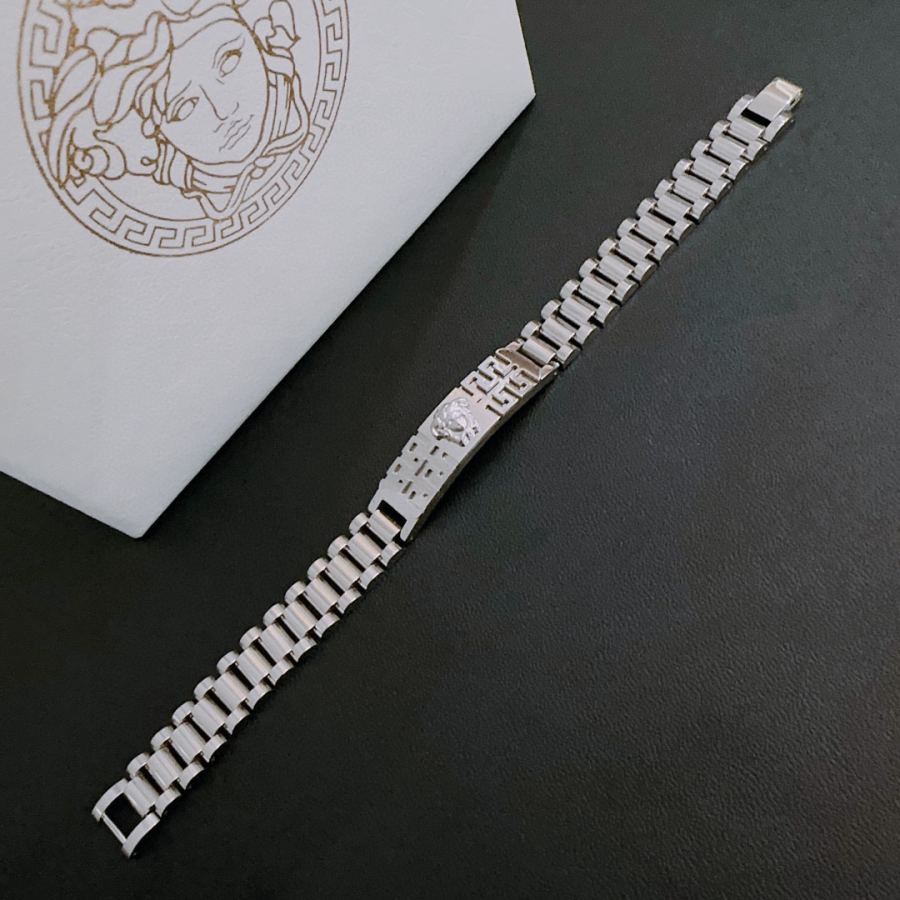 Versace Jewelry Dumeisa logo bracelet, exquisitely crafted with diamonds — AAA Quality Replica — photo 6