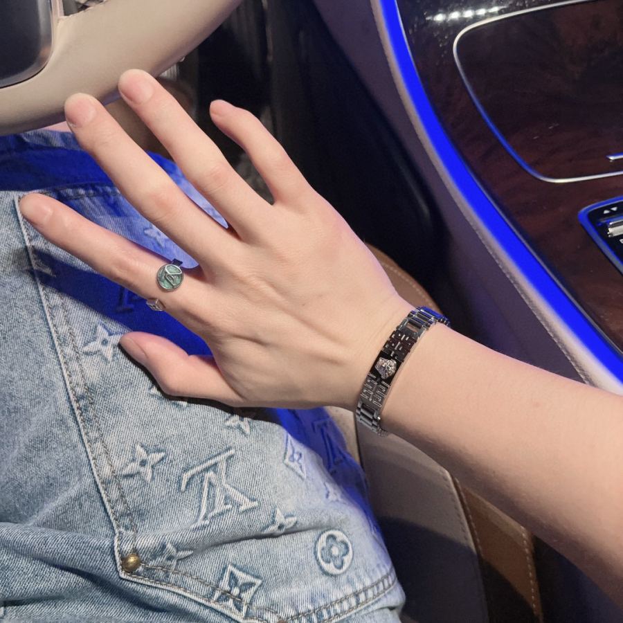 Versace Jewelry Dumeisa logo bracelet, exquisitely crafted with diamonds — 1:1 Replica For Sale — photo 4