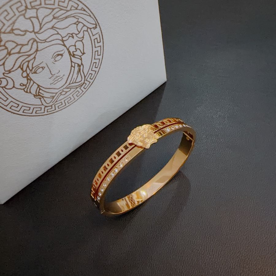 Versace Jewelry Dumeisa logo bracelet, diamond inlaid, exquisite craftsmanship — 1:1 Replica For Sale — photo 2
