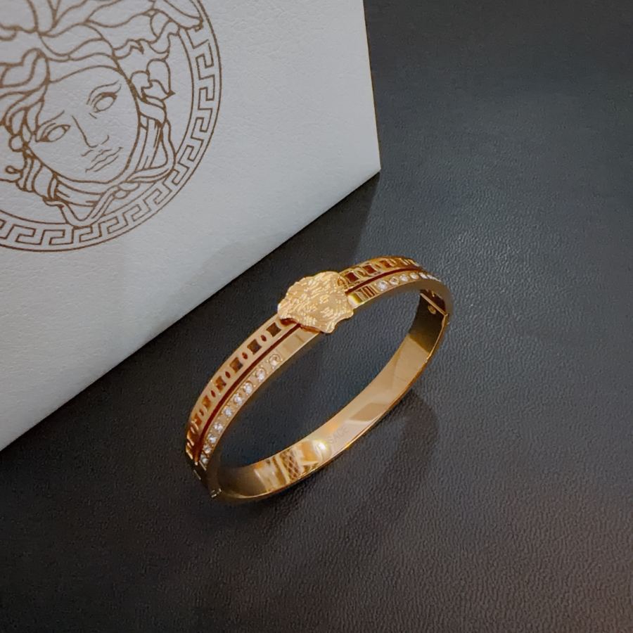 Versace Jewelry Dumeisa logo bracelet, diamond inlaid, exquisite craftsmanship — 1:1 Replica For Sale — photo 5