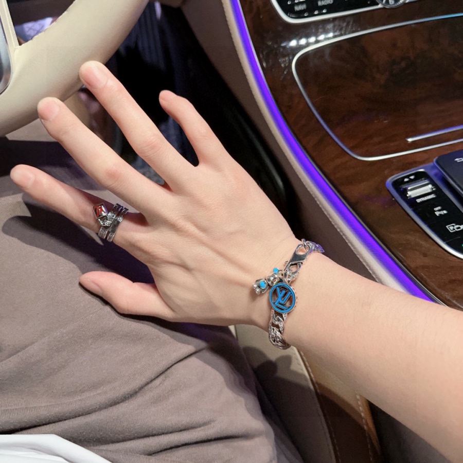 Bijoux Louis Vuitton LV Nouveau — photo 9