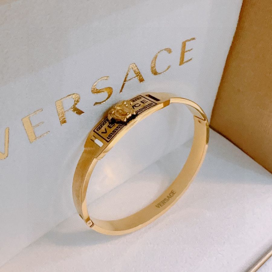 Versace Jewelry Dumeisa logo bracelet, diamond inlaid, exquisite craftsmanship — AAA Quality Replica — photo 6