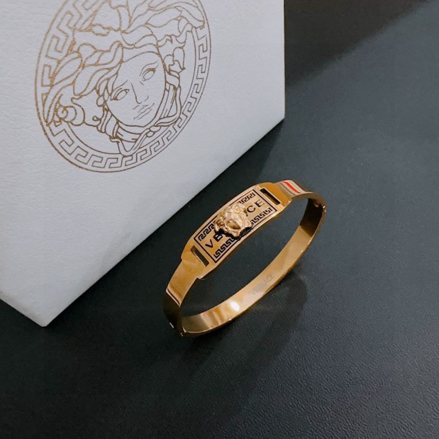 Versace Jewelry Dumeisa logo bracelet, diamond inlaid, exquisite craftsmanship — AAA Quality Replica — photo 4