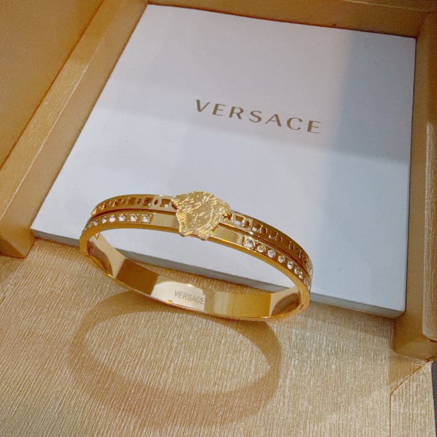 Versace Jewelry Dumeisa logo bracelet, diamond inlaid, exquisite craftsmanship — Premium Replica