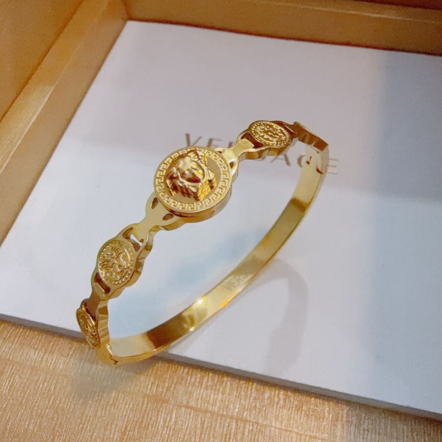 Versace Jewelry Dumeisa logo bracelet, diamond inlaid, exquisite craftsmanship — AAA Quality Replica — photo 4