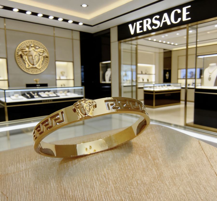 Versace Jewelry Dumeisa logo bracelet, diamond inlaid, exquisite craftsmanship — 1:1 Replica — photo 6