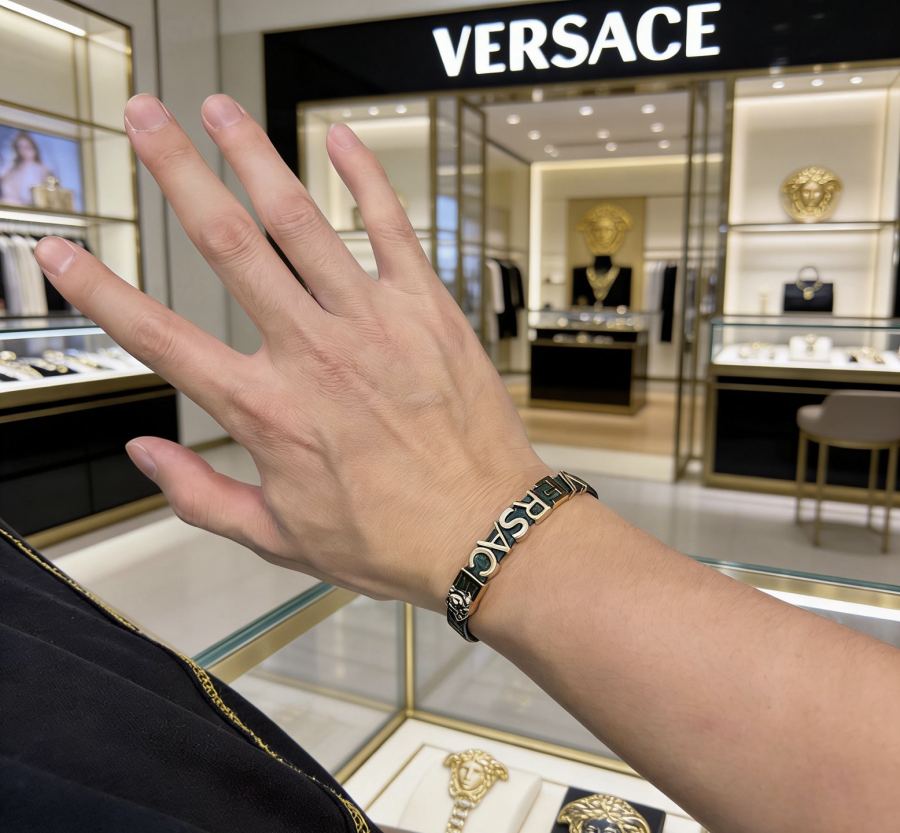 Versace Jewelry Dumeisha logo cowhide bracelet — Premium Replica — photo 3