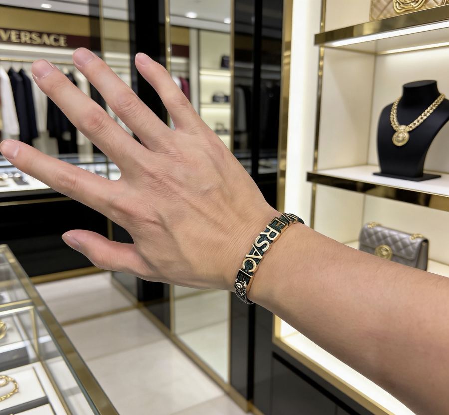 Versace Jewelry Dumeisha logo cowhide bracelet — Premium Replica — photo 5