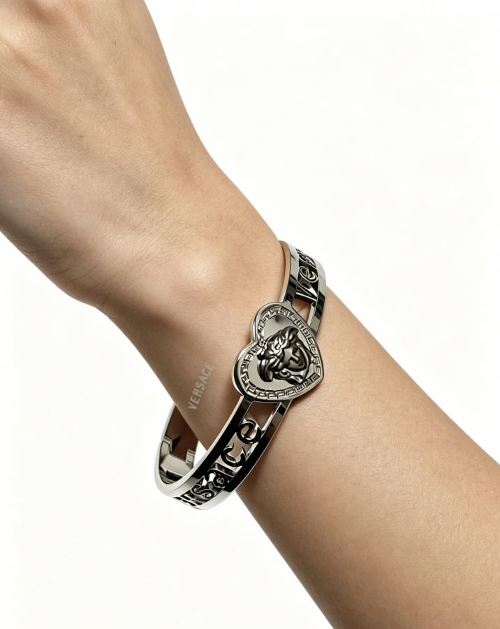 Versace Jewelry Dumeisa logo bracelet, diamond inlaid, exquisite craftsmanship — Premium Replica — photo 6