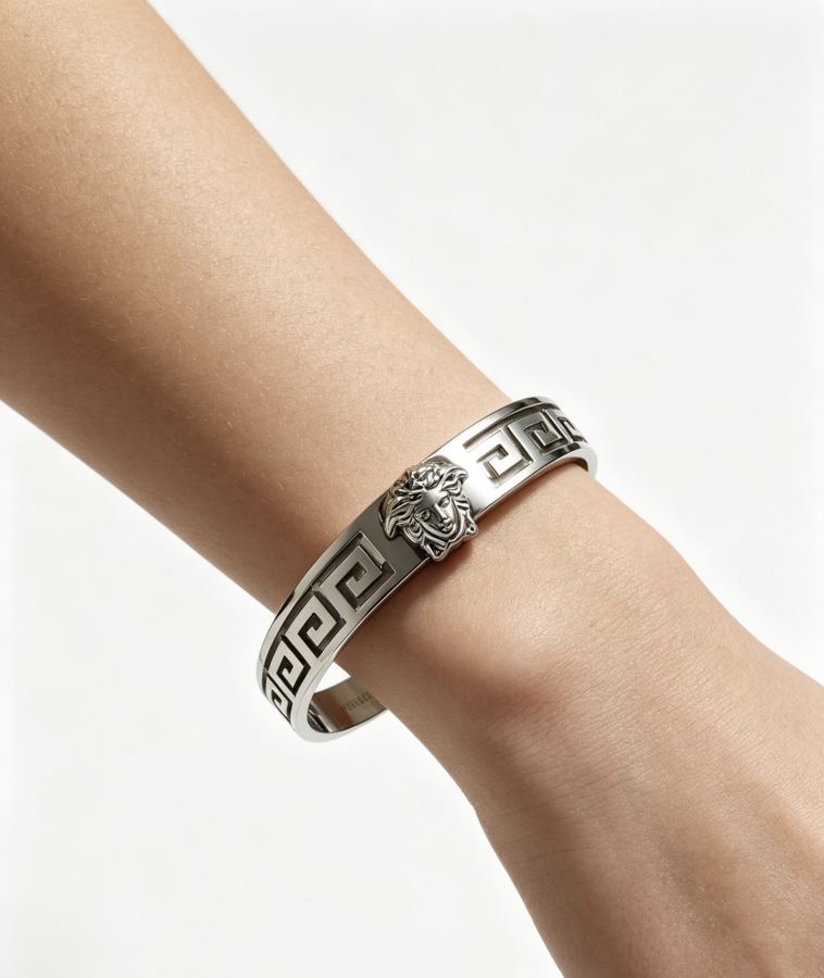 Versace Jewelry Dumeisa logo bracelet, diamond inlaid, exquisite craftsmanship — Premium Replica — photo 10