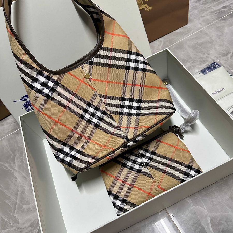 Burberry bag Tote bag plaid delivery actual shot — Premium Replica — photo 2