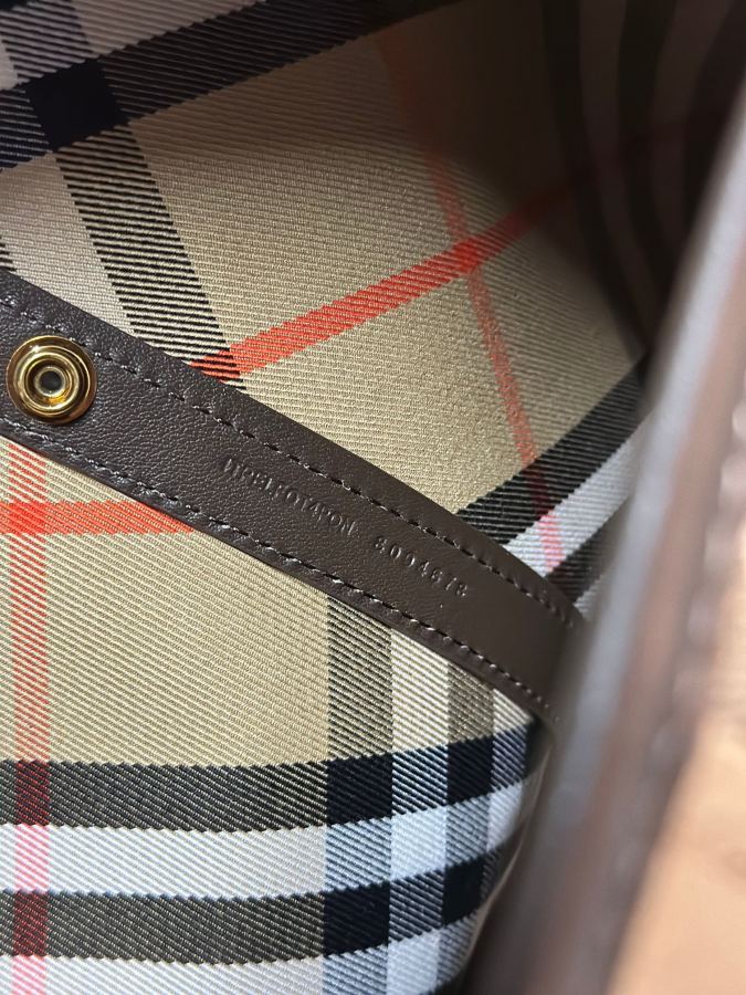 Burberry bag Tote bag plaid delivery actual shot — Premium Replica — photo 7