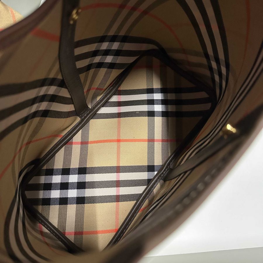 Burberry bag Tote bag plaid delivery actual shot — Premium Replica — photo 6