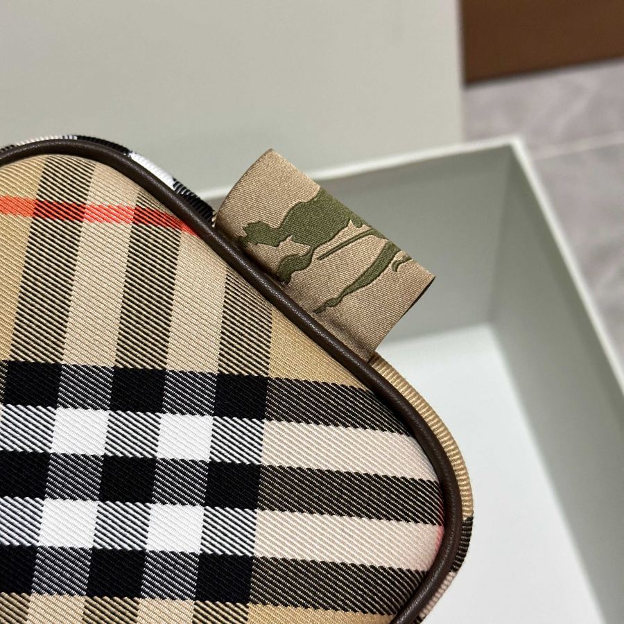 Burberry bag Tote bag plaid delivery actual shot — Premium Replica — photo 9
