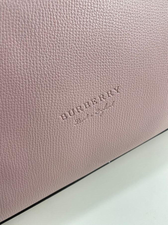 Burberry bag B's double-sided shopping bag, ample interior space, dust bag included. Size: upper — AAA Quality Replica — photo 4
