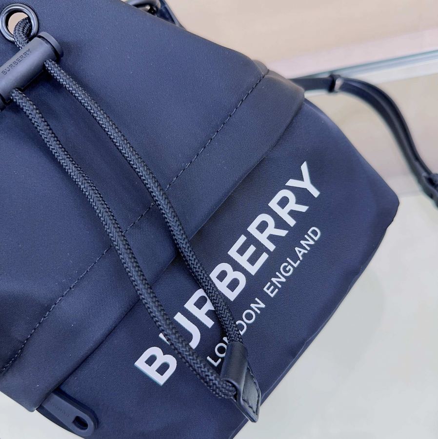 Burberry bag The most popular style Bur storage bucket with plaid elements is more classic and casual. — AAA Quality Replica — photo 5