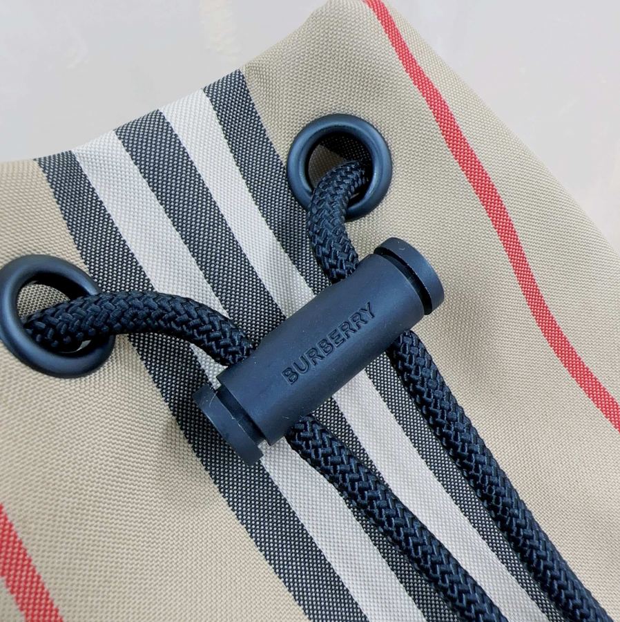 Burberry bag The most popular style Bur storage bucket with plaid elements is more classic and casual. — 1:1 Replica — photo 6