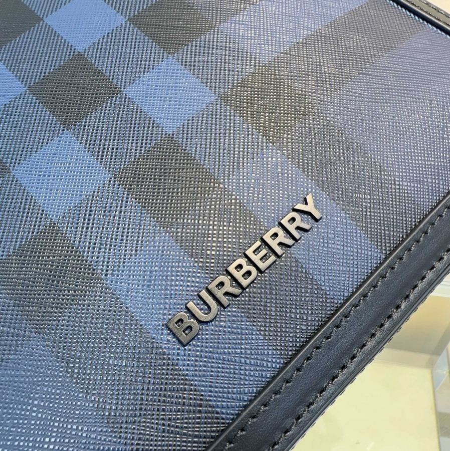 Burberry bag The newest postman is here Exquisite and upright design, decorated with B family plaid, — Premium Replica — photo 5
