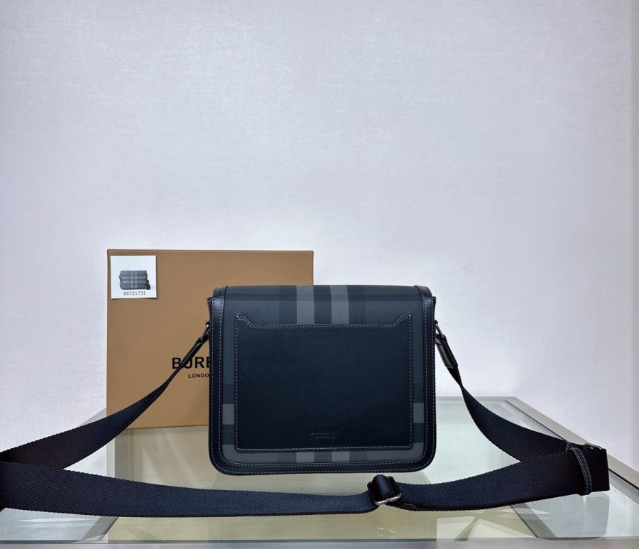 Burberry bag The newest postman is here Exquisite and upright design, decorated with B family plaid, — AAA Quality Replica — photo 3