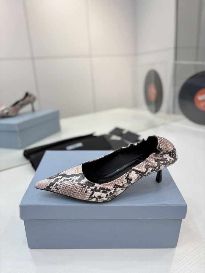Prada women's shoes Factory price PRADA pointed toe high heels, — Premium Replica — photo 4