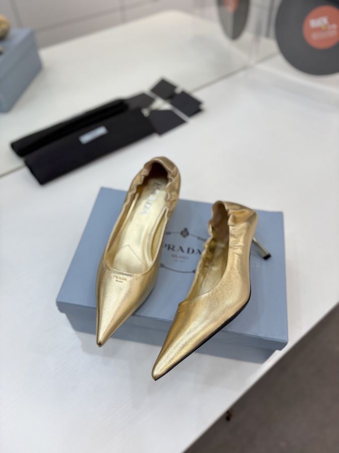 Prada women's shoes Factory price PRADA pointed toe high heels, — Premium Replica — photo 8
