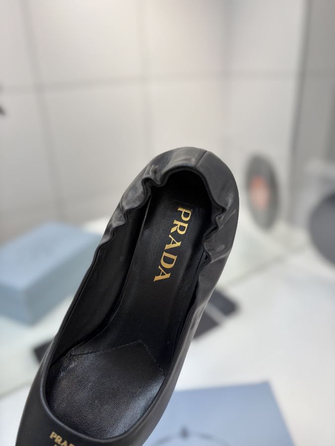 Prada women's shoes Factory price PRADA pointed toe high heels, — 1:1 Replica — photo 7
