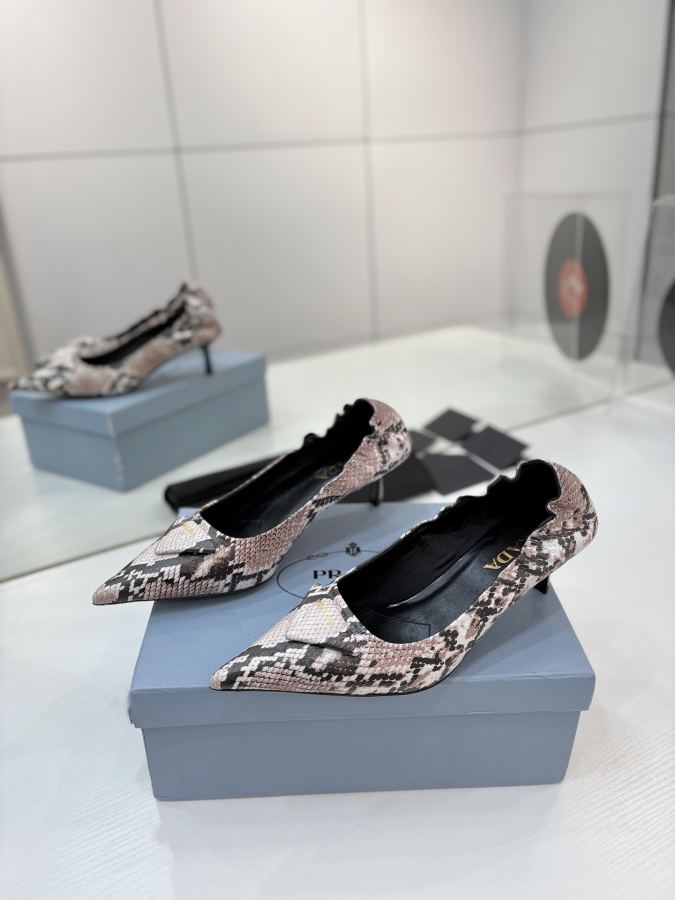 Prada women's shoes Factory price PRADA pointed toe high heels, — AAA Quality Replica — photo 2