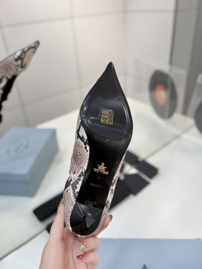 Prada women's shoes Factory price PRADA pointed toe high heels, — AAA Quality Replica — photo 9