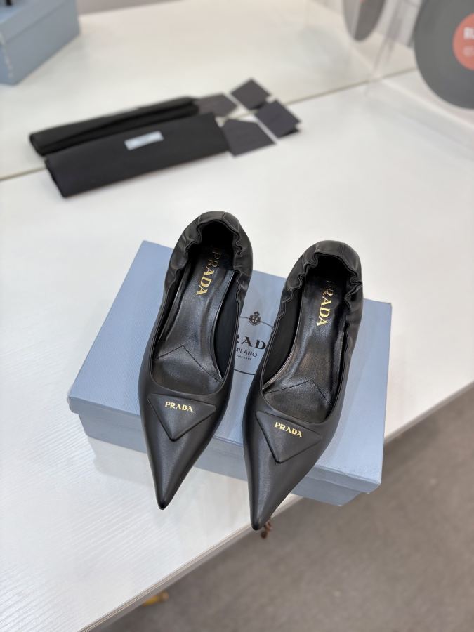 Prada women's shoes Factory price PRADA pointed toe high heels, — 1:1 Replica — photo 3