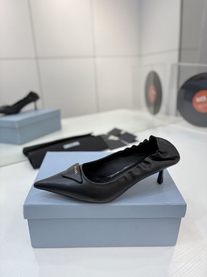 Prada women's shoes Factory price PRADA pointed toe high heels, — 1:1 Replica — photo 4