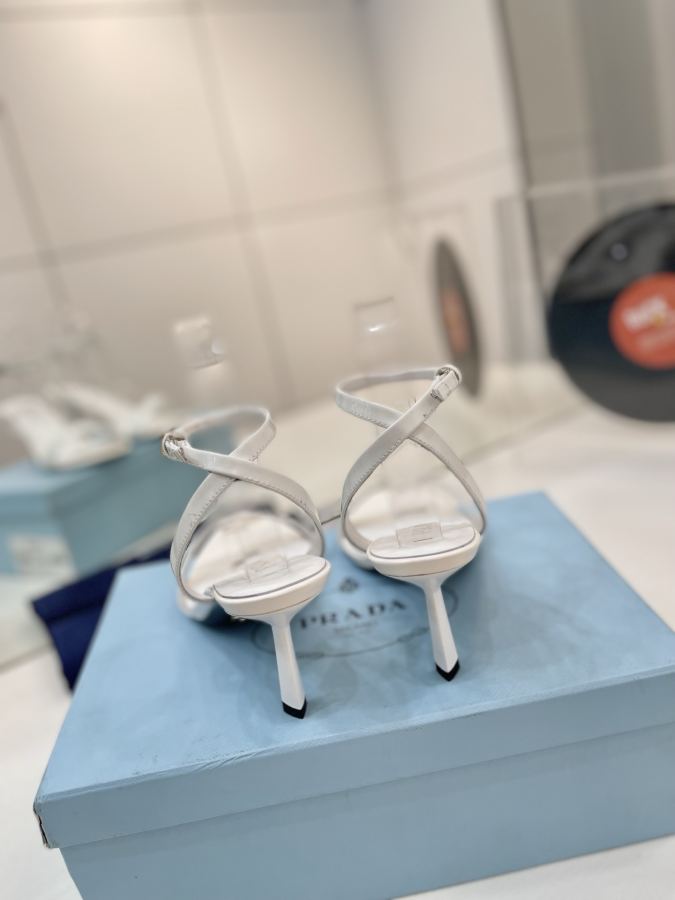 Prada women's shoes Factory price "Pointed metal buckle" — 1:1 Replica — photo 8