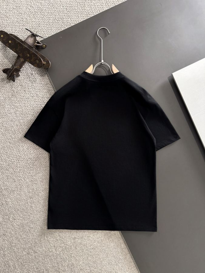 Valentino men Next day shipping Valentino latest 2026 spring and summer models (top quality, differentiated — 1:1 Replica — photo 9