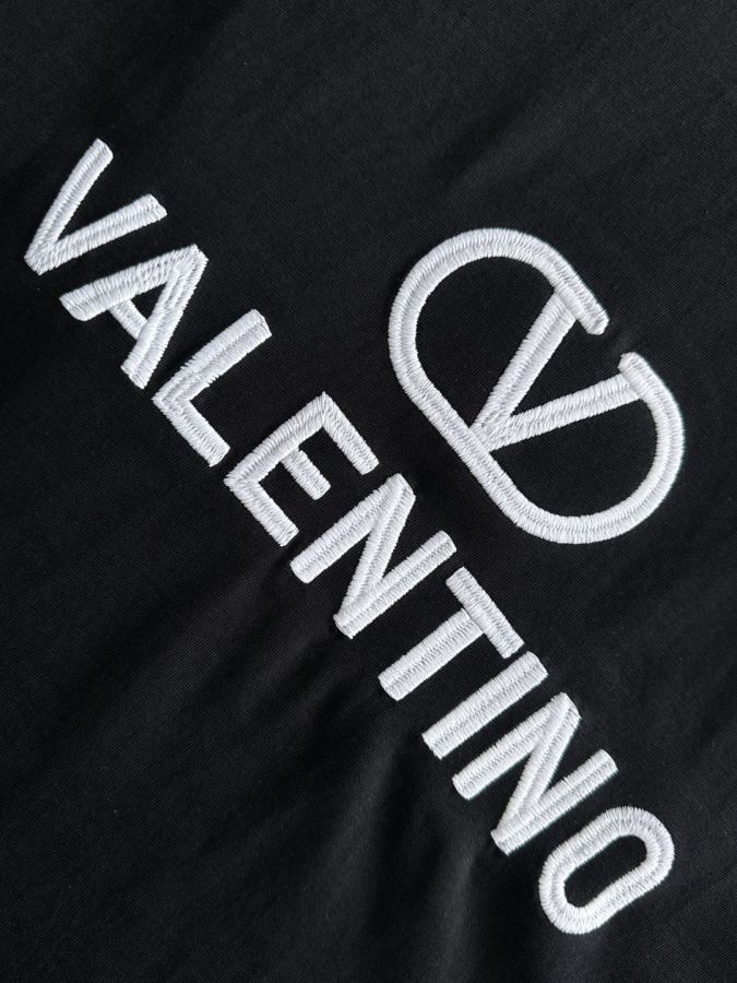 Valentino men Next day shipping Valentino latest 2026 spring and summer models (top quality, differentiated — 1:1 Replica — photo 4