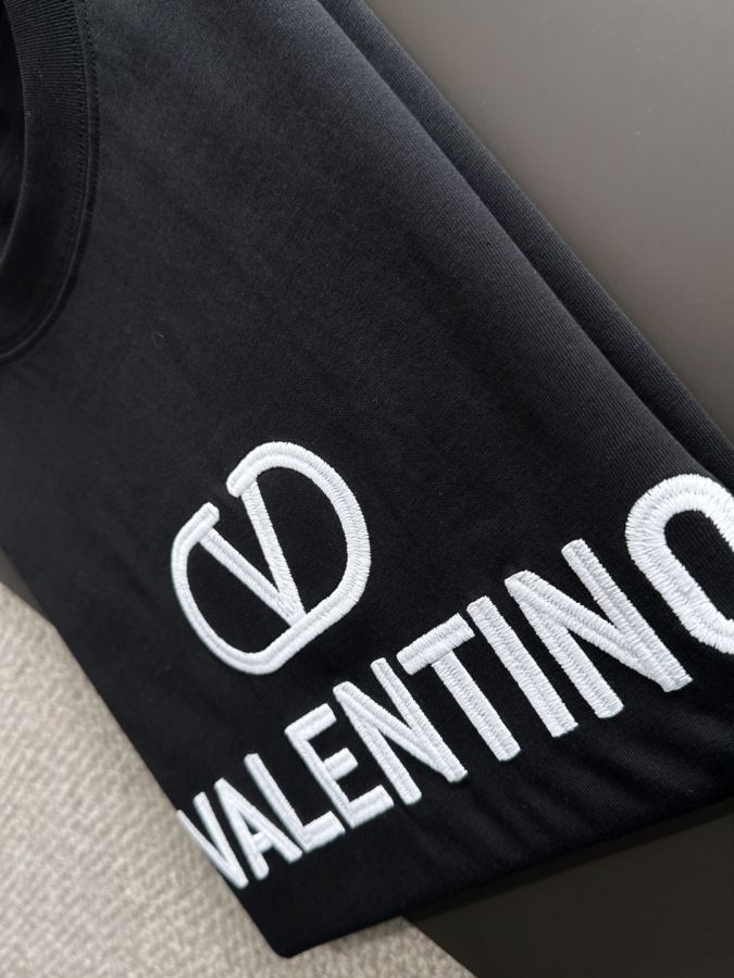 Valentino men Next day shipping Valentino latest 2026 spring and summer models (top quality, differentiated — 1:1 Replica — photo 7