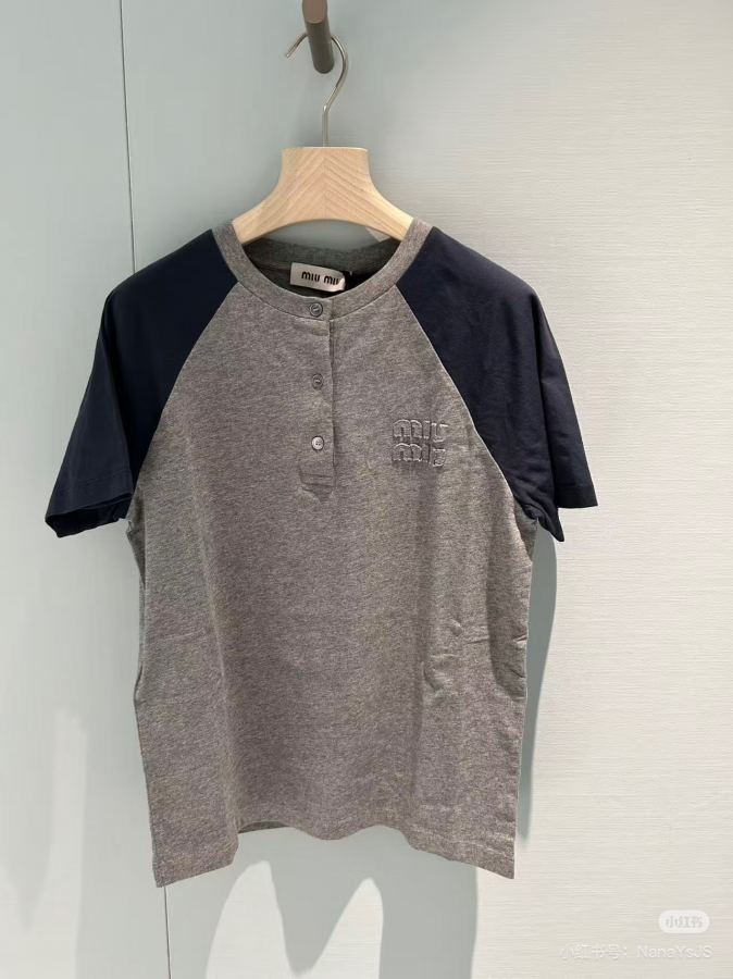 Miumiu Women Miu M*u 26 Ss logo T Logo S | M | L — 1:1 Replica