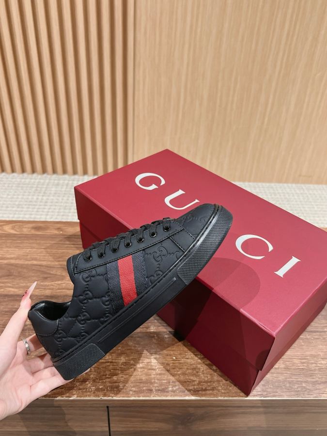 Gucci women's shoes 𝙂𝙪𝙘𝙘𝙞 𝘼𝙘𝙚# Gucci New white shoes, casual sneakers for — 1:1 Replica — photo 5