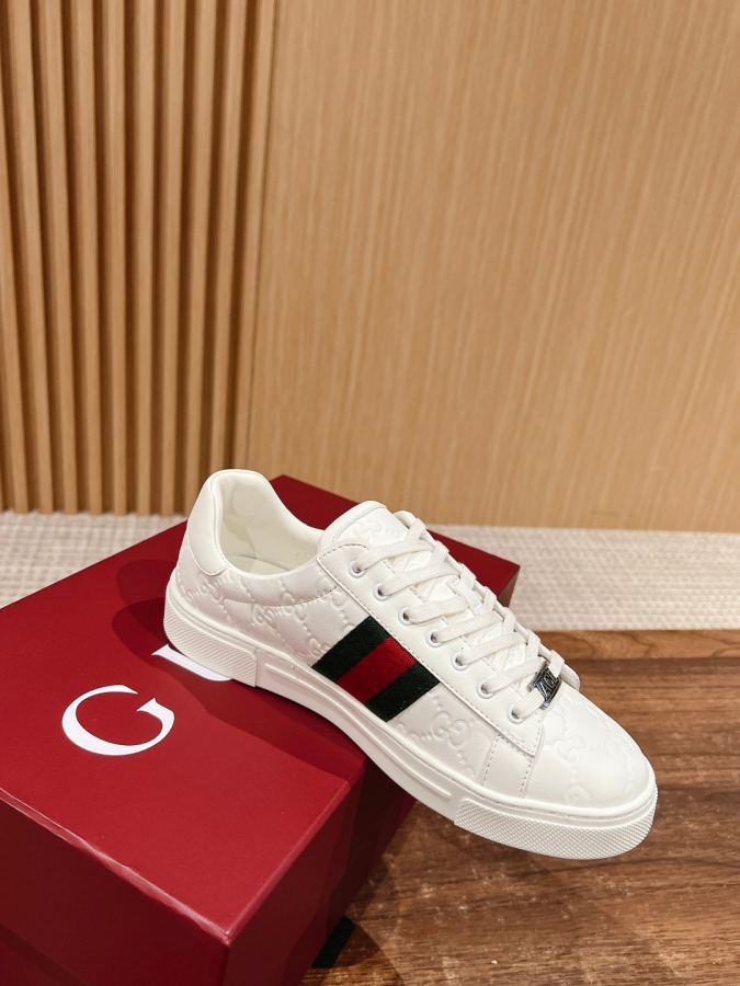 Gucci women's shoes 𝙂𝙪𝙘𝙘𝙞 𝘼𝙘𝙚# Gucci New white shoes, casual sneakers for — 1:1 Replica For Sale — photo 3