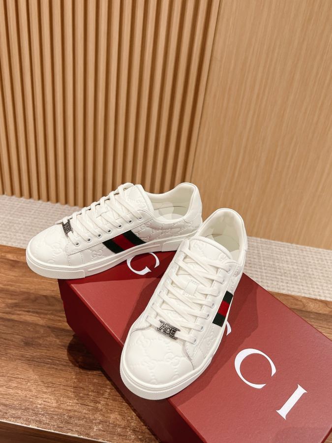 Gucci women's shoes 𝙂𝙪𝙘𝙘𝙞 𝘼𝙘𝙚# Gucci New white shoes, casual sneakers for — 1:1 Replica For Sale — photo 4