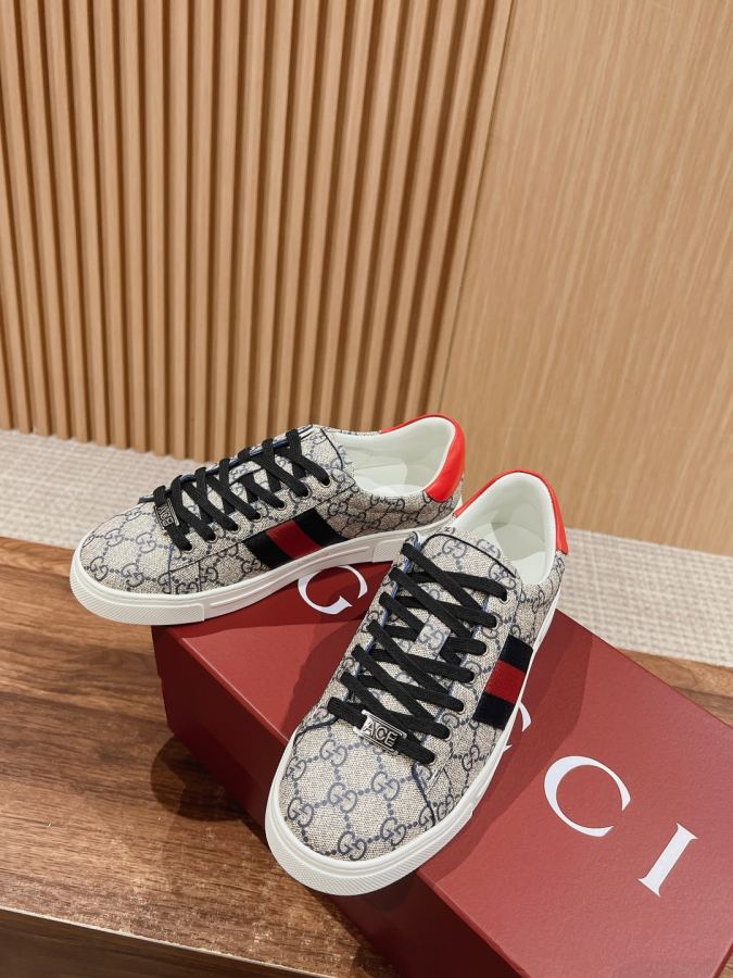 Gucci women's shoes 𝙂𝙪𝙘𝙘𝙞 𝘼𝙘𝙚# Gucci New white shoes, casual sneakers for — AAA Quality Replica — photo 4