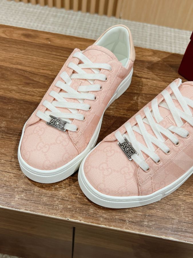 Gucci women's shoes 𝙂𝙪𝙘𝙘𝙞 𝘼𝙘𝙚# Gucci New white shoes, casual sneakers for — Premium Replica — photo 6