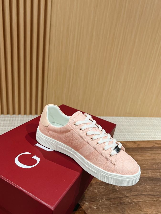 Gucci women's shoes 𝙂𝙪𝙘𝙘𝙞 𝘼𝙘𝙚# Gucci New white shoes, casual sneakers for — Premium Replica — photo 3