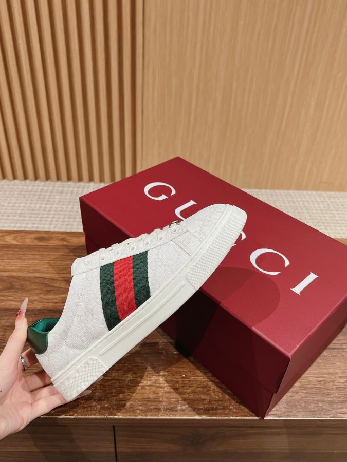 Gucci women's shoes 𝙂𝙪𝙘𝙘𝙞 𝘼𝙘𝙚# Gucci New white shoes, casual sneakers for — 1:1 Replica — photo 5
