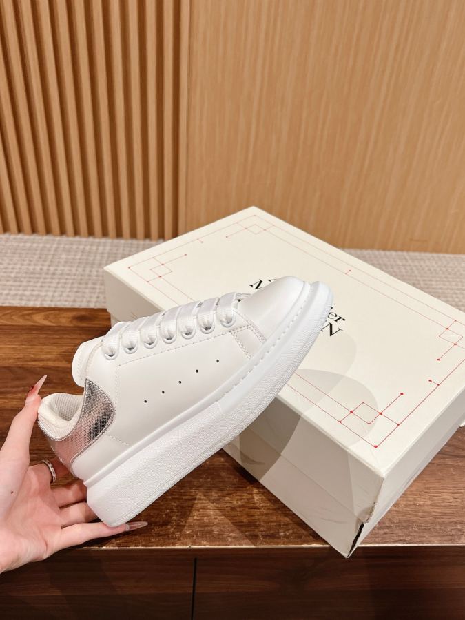 Alexander Mc Queen Women's Shoes +10 𝐀𝐥𝐞𝐱𝐚𝐧𝐝𝐞𝐫 𝐌𝐜𝐐𝐔𝐄𝐄𝐍 — 1:1 Replica — photo 5