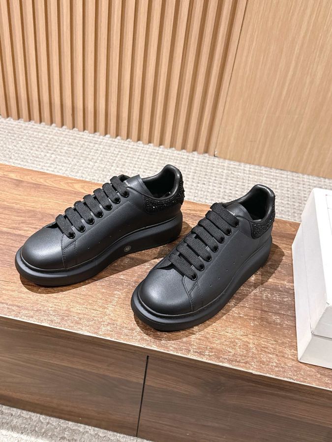 Alexander Mc Queen Women's Shoes Male +10 [Black diamond and black leather] 𝐀𝐥𝐞𝐱𝐚𝐧𝐝𝐞𝐫 — Premium Replica — photo 2