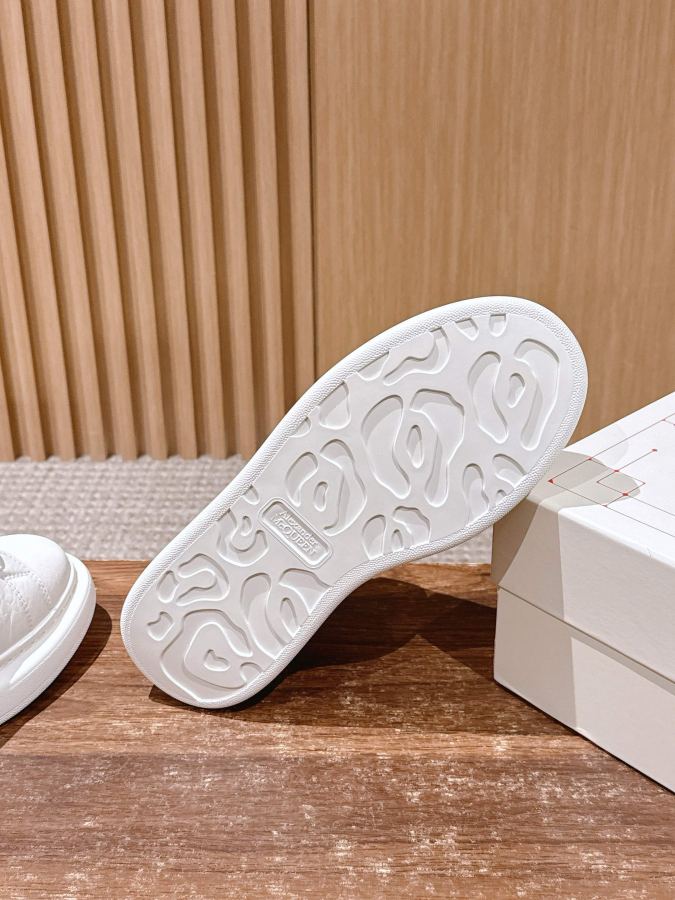 Alexander Mc Queen Women's Shoes Male +10【Gray leather tail, beige stone pattern surface】𝐀𝐥 — 1:1 Replica For Sale — photo 9