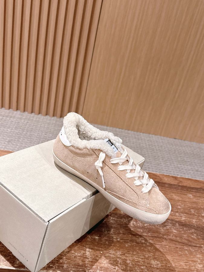 GGDB 𝐆𝐆𝐃𝐁 𝐆𝐨𝐥𝐝𝐞𝐧 𝐆𝐨𝐨𝐬𝐞# 25ss milk tea color velvet — Premium Replica — photo 3