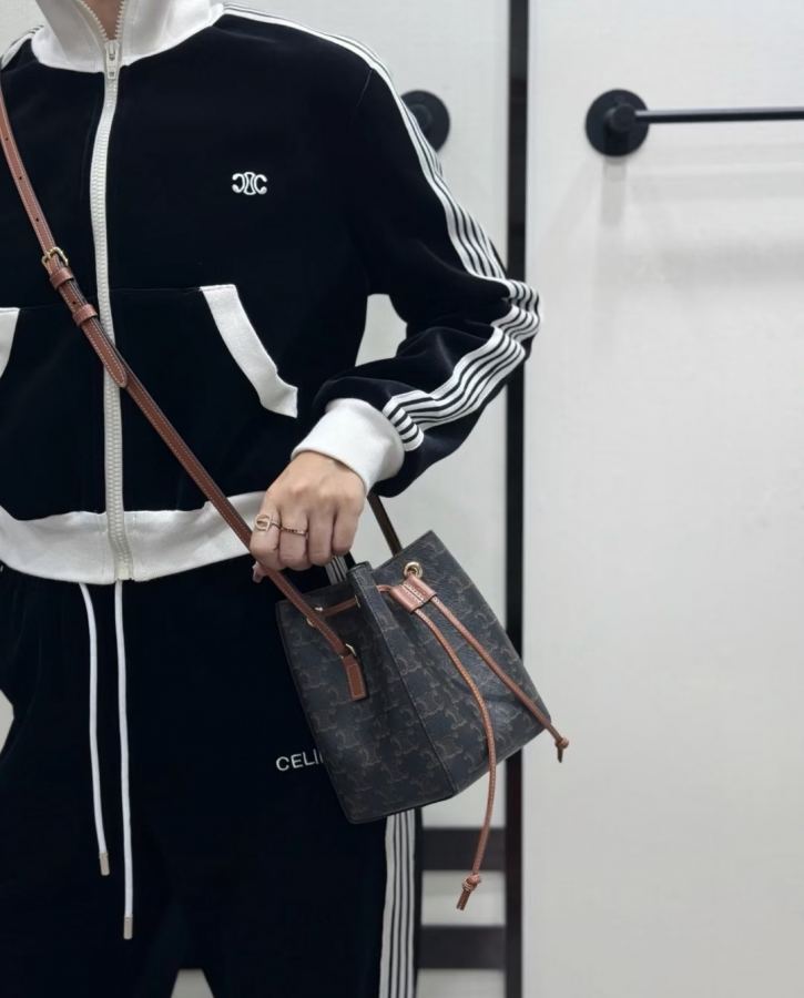 Celine bag The exquisite and cute "bucket siomai bag" can be carried by hand or cross-body — AAA Quality Replica — photo 6
